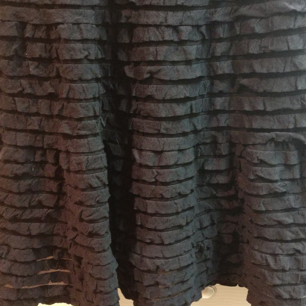 Max Studio Ruffle LBD - Picture 5 of 6